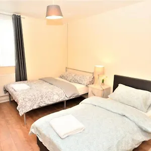 Spacious 2bedroom With Patio By Excel Centre Apartment London
