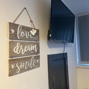 Elegant Studio1 Netflix Bathroom Close To Swansea